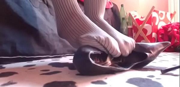  Feticista delle scarpe Non perderti questo video perchè voglio demolirle tutte